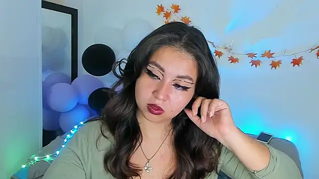 Snapshot of LiahDiaz chatting on 12/04/24, 02:15 LiahDiaz online show from 12/04/24, 02:15