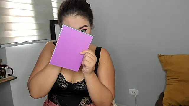 LiahDiaz online show from 04/21/26, 12:22