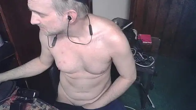 Snapshot of taboocanuck chatting on 02/12/26, 04:57 taboocanuck online show from 02/12/26, 04:57