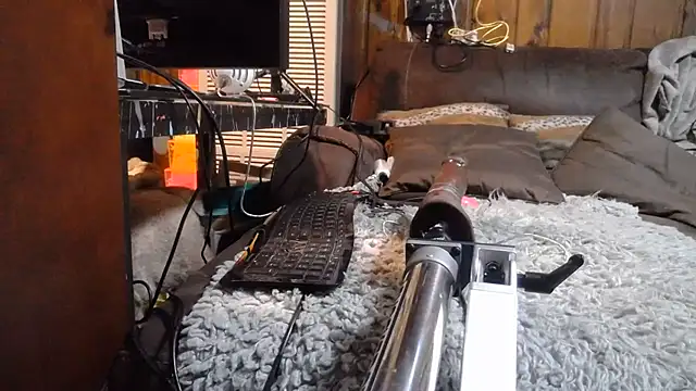 Snapshot of taboocanuck chatting on 02/27/26, 08:42 taboocanuck online show from 02/27/26, 08:42