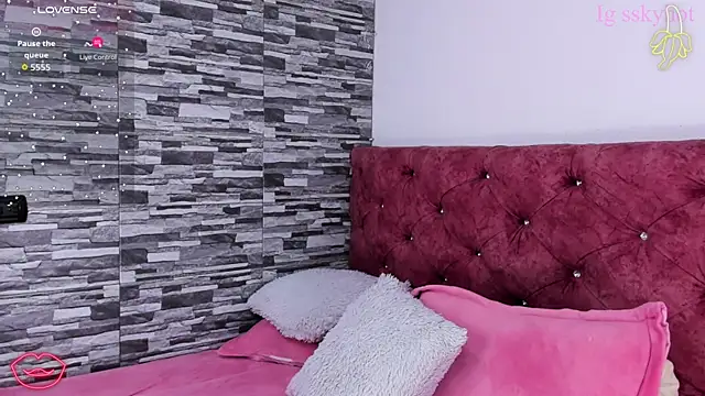 skyhotgirll online show from 10/24/25, 02:30