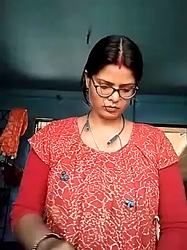 Hot Pakhi online show from 01/08/25, 03:29