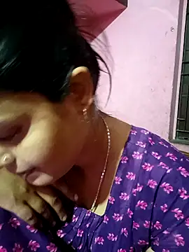 Hot Pakhi online show from 01/09/25, 05:13