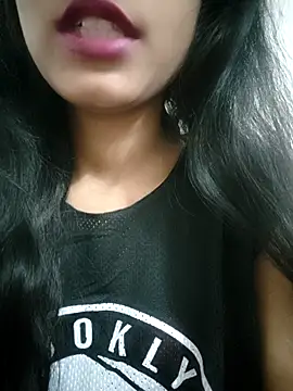 Snapshot of Hot_Goldengirl chatting on 03/10/25, 09:21 Hot Goldengirl online show from 03/10/25, 09:21