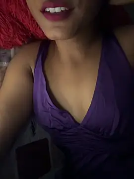 Snapshot of Hot_Goldengirl chatting on 09/20/25, 10:55 Hot Goldengirl online show from 09/20/25, 10:55