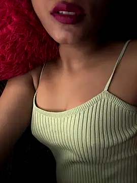 Snapshot of Hot_Goldengirl chatting on 10/02/25, 11:23 Hot Goldengirl online show from 10/02/25, 11:23