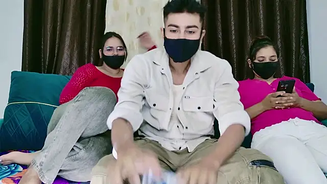 Snapshot of RupaliDixit chatting on 10/02/25, 05:09 RupaliDixit online show from 10/02/25, 05:09