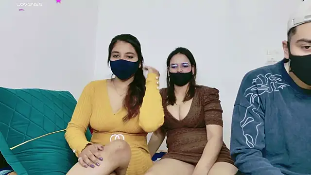 Snapshot of RupaliDixit chatting on 10/10/25, 05:23 RupaliDixit online show from 10/10/25, 05:23