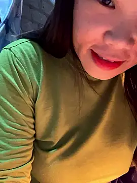 Snapshot of Laura8910 chatting on 12/02/24, 06:20 Laura8910 online show from 12/02/24, 06:20