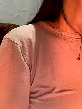 Snapshot of Laura8910 chatting on 12/03/24, 05:31 Laura8910 online show from 12/03/24, 05:31