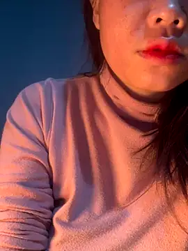 Snapshot of Laura8910 chatting on 12/05/24, 12:08 Laura8910 online show from 12/05/24, 12:08