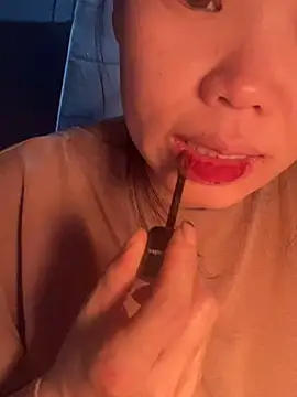 Snapshot of Laura8910 chatting on 01/01/25, 12:55 Laura8910 online show from 01/01/25, 12:55