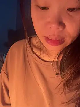 Snapshot of Laura8910 chatting on 01/02/25, 07:44 Laura8910 online show from 01/02/25, 07:44