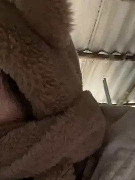 Snapshot of Laura8910 chatting on 01/16/25, 09:59 Laura8910 online show from 01/16/25, 09:59