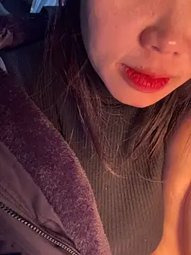 Snapshot of Laura8910 chatting on 01/20/25, 11:24 Laura8910 online show from 01/20/25, 11:24