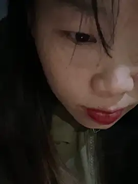 Snapshot of Laura8910 chatting on 02/21/25, 12:28 Laura8910 online show from 02/21/25, 12:28