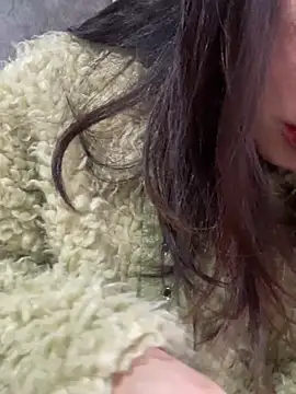 Snapshot of Laura8910 chatting on 03/11/25, 12:44 Laura8910 online show from 03/11/25, 12:44