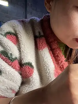 Snapshot of Laura8910 chatting on 03/18/25, 03:20 Laura8910 online show from 03/18/25, 03:20