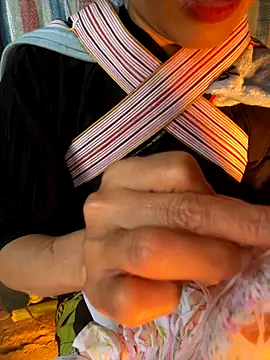 Snapshot of Laura8910 chatting on 10/27/25, 09:57 Laura8910 online show from 10/27/25, 09:57