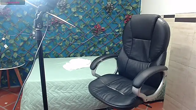 Waturox online show from 02/14/25, 01:34