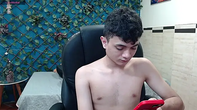 Waturox online show from 09/19/25, 07:47