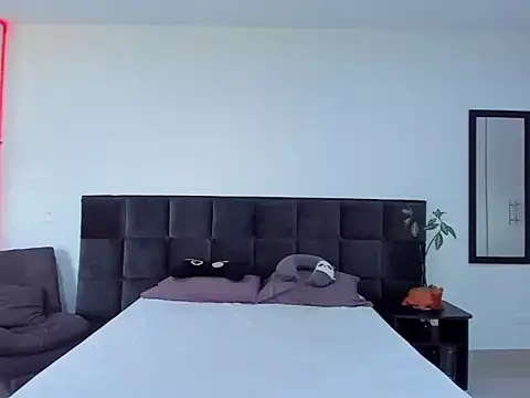 Alexander Martines online show from 10/17/25, 09:06