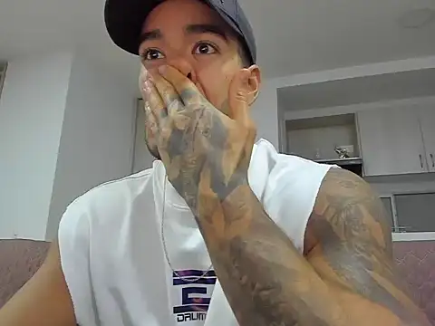 Snapshot of Alexander_Martines chatting on 07/09/26, 12:26 Alexander Martines online show from 07/09/26, 12:26
