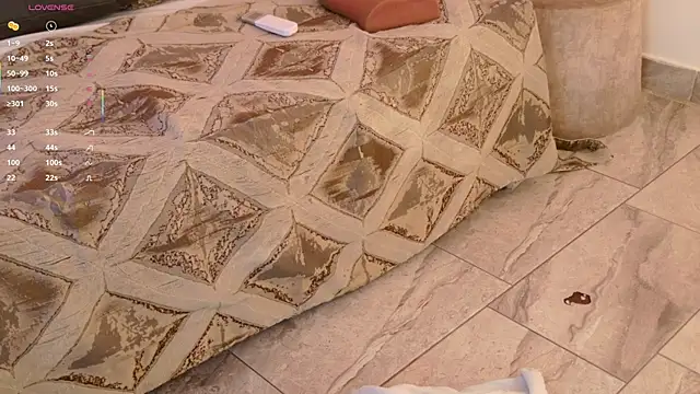 Mariapettit online show from 10/13/25, 10:04