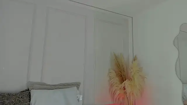 Snapshot of Mariapettit chatting on 06/10/26, 04:34 Mariapettit online show from 06/10/26, 04:34