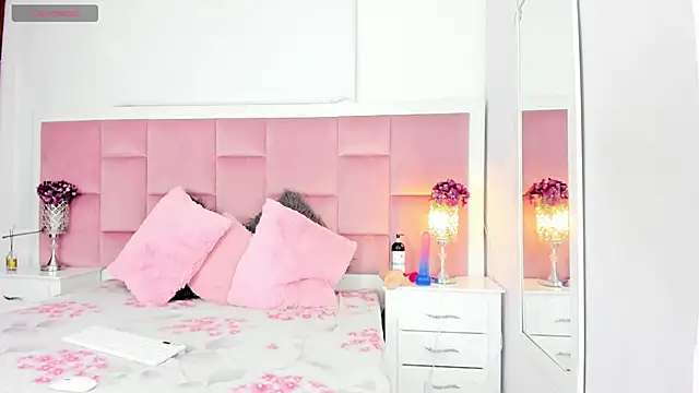 DaphneLloyd online show from 01/31/25, 08:12