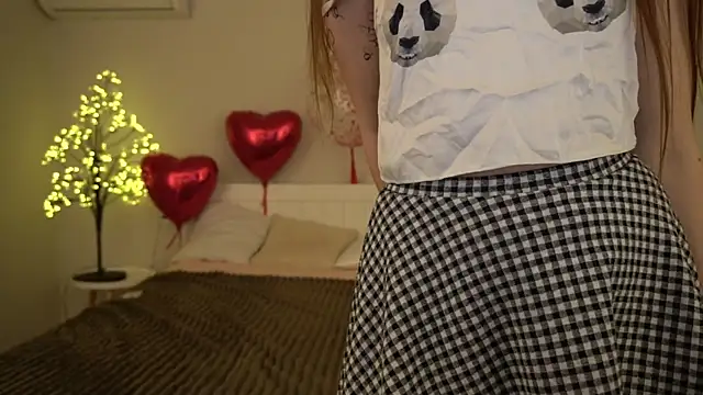 Snapshot of PamelaXX_ chatting on 02/14/25, 12:51 PamelaXX online show from 02/14/25, 12:51