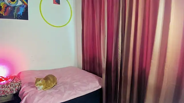 Snapshot of nicole_volkov chatting on 02/06/25, 10:43 nicole volkov online show from 02/06/25, 10:43