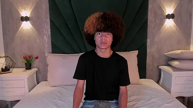 Alexiis Etereo online show from 02/05/26, 07:29