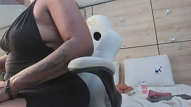 martina touss online show from 02/24/25, 02:08