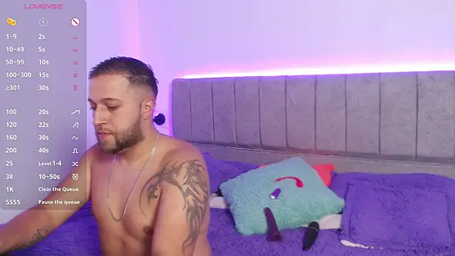 Snapshot of ryanandpamela_ chatting on 02/25/25, 01:17 ryanandpamela online show from 02/25/25, 01:17