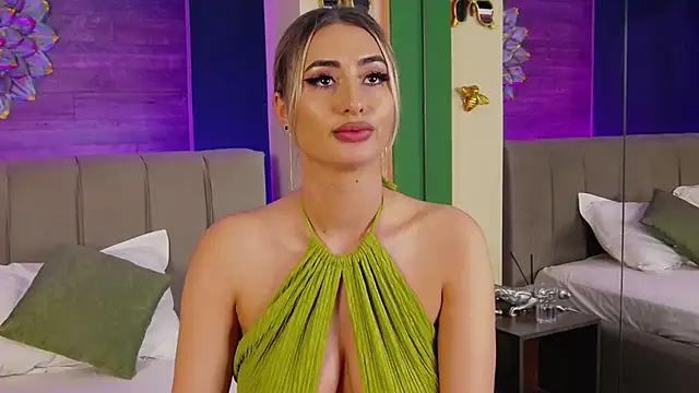 LoraDevine online show from 11/28/25, 11:40