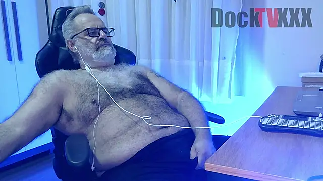 Snapshot of DockTVXXX chatting on 09/20/25, 02:34 DockTVXXX online show from 09/20/25, 02:34