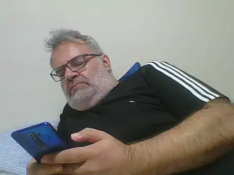 Snapshot of DockTVXXX chatting on 10/28/25, 01:31 DockTVXXX online show from 10/28/25, 01:31