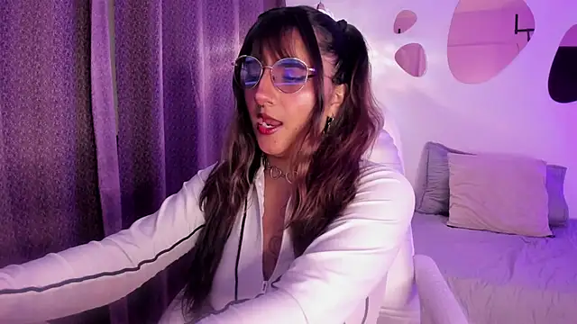 Alliccee online show from 02/09/26, 06:56