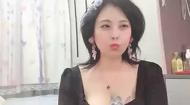 Snapshot of Hanicarrot chatting on 02/09/25, 01:00 Hanicarrot online show from 02/09/25, 01:00