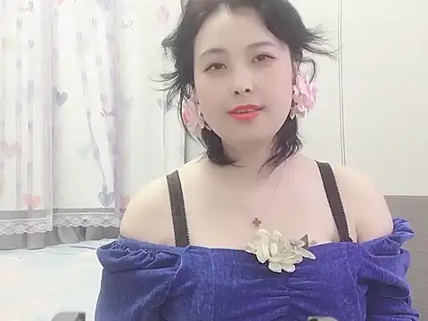 Snapshot of Hanicarrot chatting on 02/18/25, 07:19 Hanicarrot online show from 02/18/25, 07:19