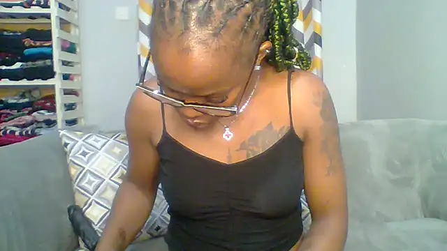 Petite 254 online show from 03/23/26, 11:31