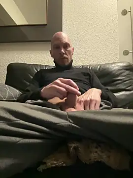 Snapshot of Germankink chatting on 12/14/24, 04:20 Germankink online show from 12/14/24, 04:20