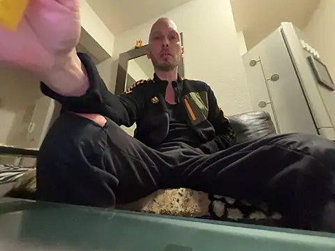 Snapshot of Germankink chatting on 12/16/24, 03:54 Germankink online show from 12/16/24, 03:54