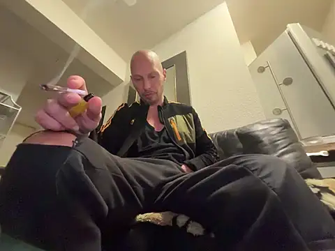 Snapshot of Germankink chatting on 12/18/24, 04:28 Germankink online show from 12/18/24, 04:28