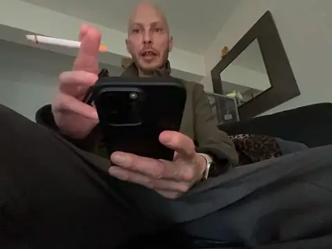 Snapshot of Germankink chatting on 02/13/25, 03:35 Germankink online show from 02/13/25, 03:35