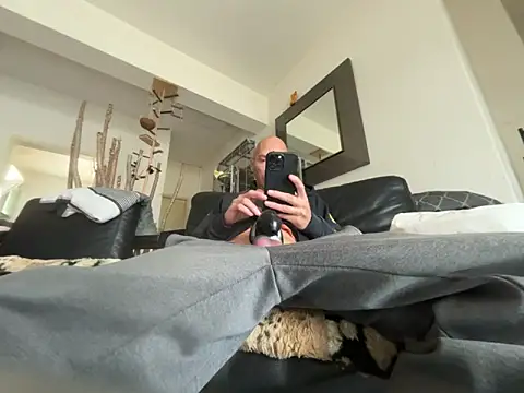 Snapshot of Germankink chatting on 10/10/25, 09:30 Germankink online show from 10/10/25, 09:30