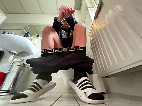 Snapshot of Germankink chatting on 10/19/25, 10:05 Germankink online show from 10/19/25, 10:05