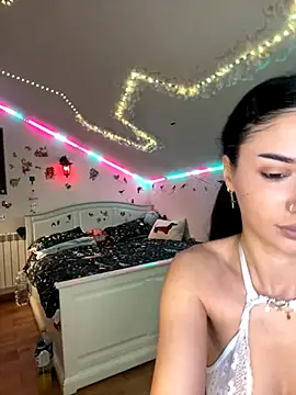 SelenaBee online show from 11/22/25, 07:18