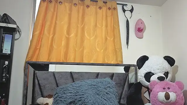 Hotsamantamature online show from 10/09/25, 09:46